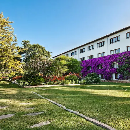 מלון Formentor, A Royal Hideaway