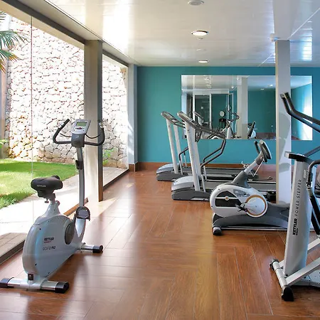 מלון Formentor, A Royal Hideaway